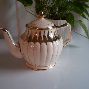 VINTAGE SADLER GOLD/WHITE ENGLISH TEAPOT WITH LABEL #3441